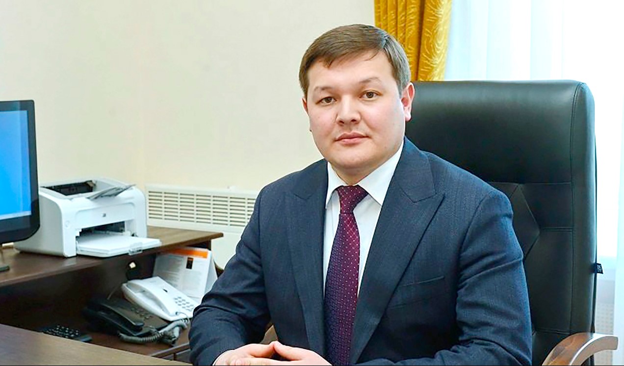 Қызметінен айрылып қалған министр Оралов халықпен қоштасты