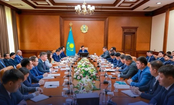 ШЫМКЕНТ: қаланың инфрақұрылымдық даму мәселелері бойынша аппарат мәжілісі өтті
