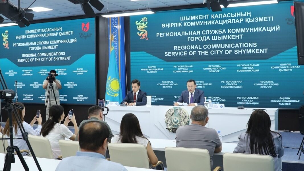 В Шымкенте приём детей в 1-й класс проходит планово