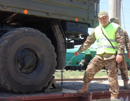 ​Шымкент гарнизонында әскери техниканы теміржол көлігімен тасымалдау бойынша кешенді сабақтар өтті