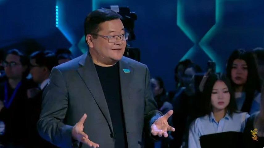 Айдос Сарым: Қазақстан жаңа дәуірге аяқ басты