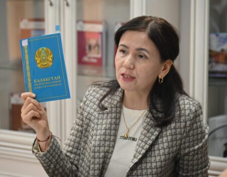 Шымкентте Жаңа Конституция жобасы кітапханашылар қатысуымен талқыланды