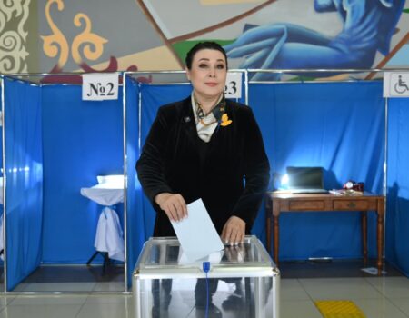 ХАЛЫҚ ӘРТІСІ МАЙРА МҰХАМЕДҚЫЗЫ ӨЗ ТАҢДАУЫН ЖАСАДЫ