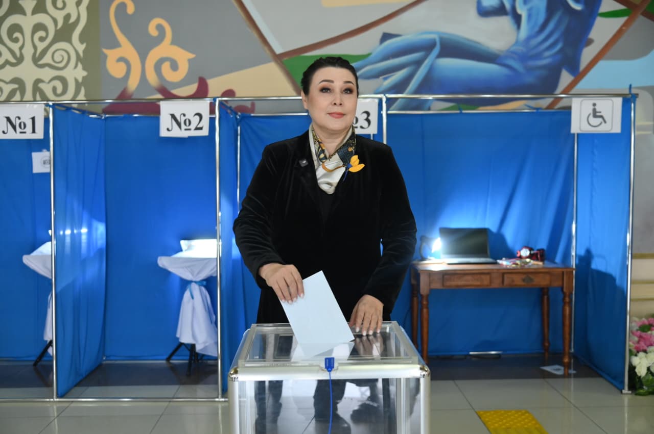 ХАЛЫҚ ӘРТІСІ МАЙРА МҰХАМЕДҚЫЗЫ ӨЗ ТАҢДАУЫН ЖАСАДЫ