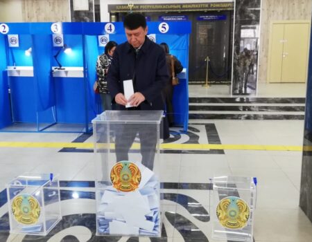 АДАМ ҚҰҚЫҚТАРЫН ҚОРҒАУДЫҢ ЖАҢА КЕЗЕҢІ: ШЫМКЕНТ ҚАЛАЛЫҚ СОТЫНЫҢ ТӨРАҒАСЫ ӘУЕЗОВ УНИВЕРСИТЕТІНДЕ ДАУЫС БЕРДІ