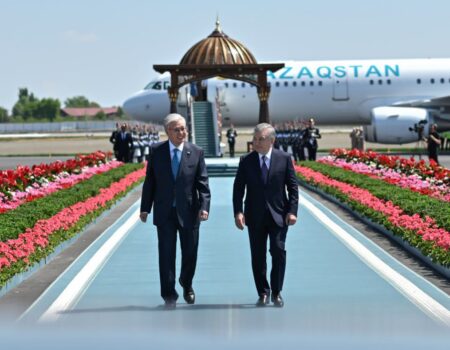 МЕМЛЕКЕТ БАСШЫСЫ ҚАСЫМ-ЖОМАРТ ТОҚАЕВ ӨЗБЕКСТАНҒА ЖҰМЫС САПАРЫМЕН БАРДЫ