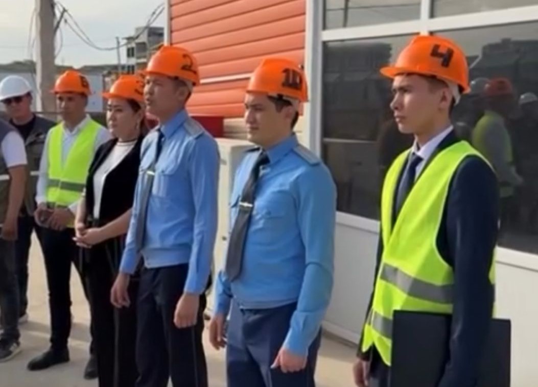Абай ауданында құрылыс жұмысшыларына құқықтық түсіндіру жұмыстары жүргізілді